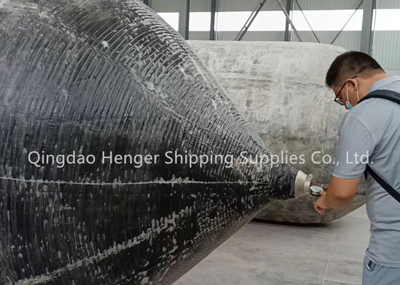 গুণ BV Certified Marine Rubber Airbag and Pneumatic Rubber Fender with 4-25m Length and 6-8 Years Useful Life কারখানা