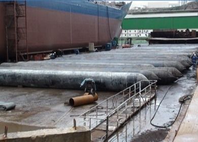 গুণ কালো ইনফ্ল্যাটেবল সামুদ্রিক শিপিং লঞ্চিং স্যালভেজ রাবার এয়ারব্যাগ কারখানা