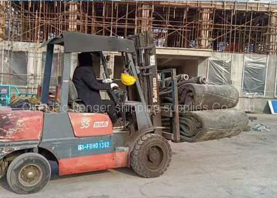 গুণ DNV সার্টিফিকেট 1.8x12m বায়ুসংক্রান্ত সামুদ্রিক রাবার এয়ারব্যাগ জাহাজ চালু করার জন্য কারখানা