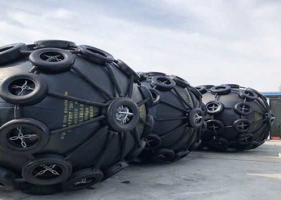 গুণ হুল এবং ডক সংঘর্ষ সুরক্ষার জন্য কালো বায়ুসংক্রান্ত রাবার ফেন্ডার কারখানা