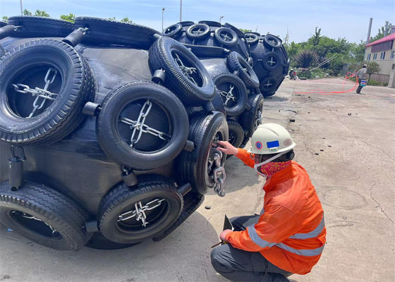 গুণ চেইন টায়ার সহ ইয়োকোহামা ফ্লোটিং শিপ নিউমেটিক রাবার ফেন্ডার 3.3*6.5M 50kpa কারখানা