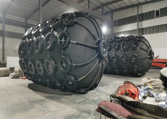 গুণ ISO17357 স্ট্যান্ডার্ড 3.3*6.5M 50Kpa কালো বায়ুসংক্রান্ত রাবার ফেন্ডার বিক্রয়ের জন্য কারখানা