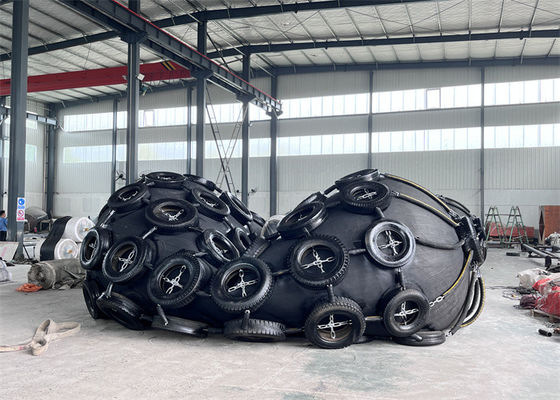 গুণ ISO17357 স্ট্যান্ডার্ড 3.3*6.5M 50Kpa কালো বায়ুসংক্রান্ত রাবার ফেন্ডার বিক্রয়ের জন্য কারখানা