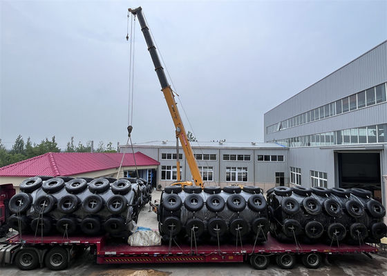 গুণ রঙিন পলিউরেথেন ইভা ফেন্ডার / গরম গ্যালভানাইজড চেইন এবং ফ্ল্যাঞ্জ সহ ফোম ভরা ফেন্ডার কারখানা