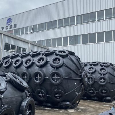 গুণ Two-year Warranty Pneumatic Rubber Fender 2.5*5.5M For Vessel Berthing কারখানা