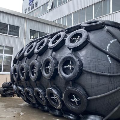 গুণ Three-Year Warranty Pneumatic Rubber Fender 2.0*4.5M For Dock Anti-Collision কারখানা