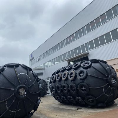 গুণ Two-year Warranty Pneumatic Rubber Fender 2.5*5.5M For Vessel Berthing কারখানা