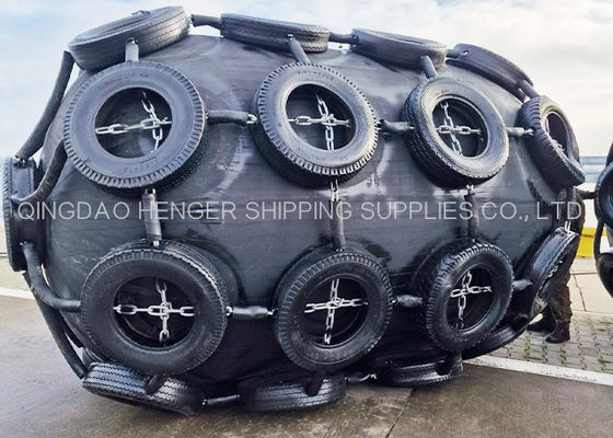 গুণ ৩৩০০x৬৫০০ মিমি নিউম্যাটিক রাবার ফেন্ডার আইএসও ১৭৩৫৭ সার্টিফাইড ৮০ কেপিএ কারখানা