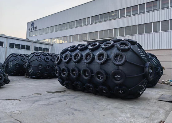 গুণ 50kPa/80kPa Pneumatic Marine Fender and Inflatable Dock Fender with 1M-6.5M Length for Ship-to-Ship and Ship-to-Dock Protection কারখানা