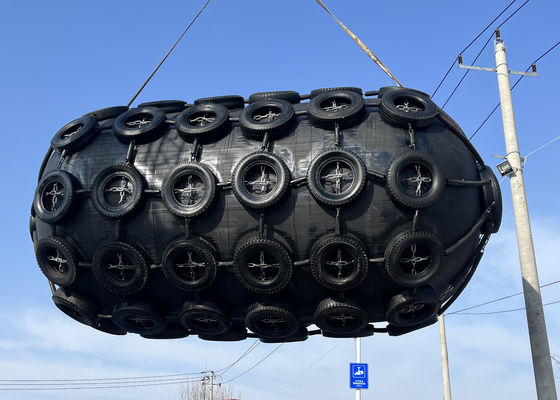 গুণ 6 to 12 Years Design Life Pneumatic Marine Fender with 50kPa/80kPa Working Pressure for Ship-to-ship and Ship-to-dock Protection কারখানা