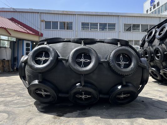 গুণ কালো কাঁচা বায়ুসংক্রান্ত কাঁচা ফ্যান্ডার / inflatable ডকিং ফ্যান্ডার কারখানা