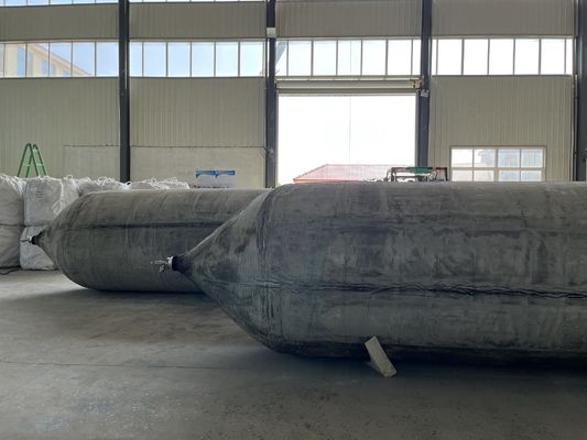 গুণ High Pressure Resistance Inflatable Marine Airbags Cylindrical Type Offering Performance For Ship Launching Cargo Handling কারখানা