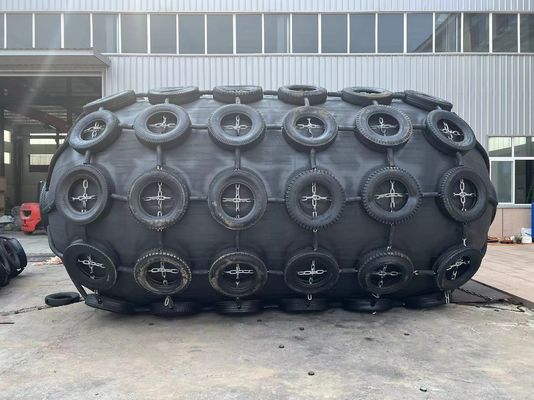 গুণ 50kPa Pneumatic Marine Fender Yokohama Fender for Ship-to-ship with 6-10 Years Lifespan কারখানা