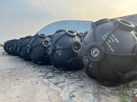 গুণ Wharf Protection Yokohama Fender 60% Deflection দীর্ঘমেয়াদী সুরক্ষা এবং স্থায়িত্বের জন্য 24 মাস কারখানা