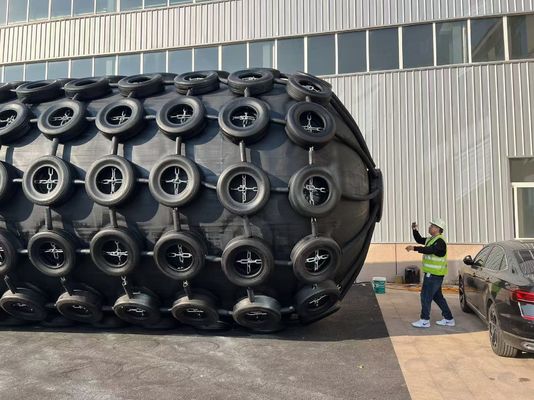 গুণ কাস্টমাইজড নিউম্যাটিক রাবার ফেন্ডার প্রাথমিক অভ্যন্তরীণ চাপ 50 কেপিএ কারখানা