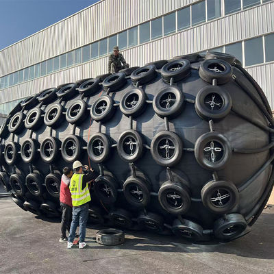 গুণ ISO 17357 Certified Natural Rubber Pneumatic Fender with 50Kpa Working Pressure for Marine Safety কারখানা