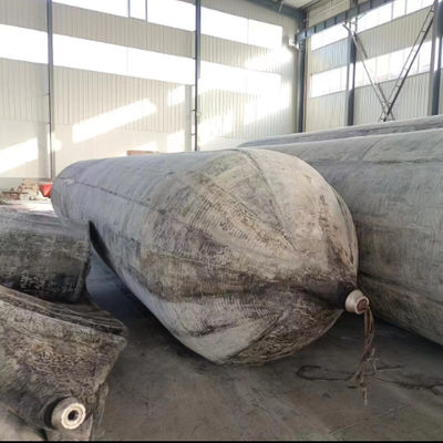 গুণ অতি দীর্ঘস্থায়ী সামুদ্রিক রাবার এয়ারব্যাগ ভারী লোড হ্যান্ডলিং জাহাজের জন্য নমনীয় সমাধান কারখানা