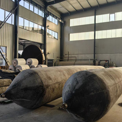 গুণ ভারী উত্তোলন এবং প্রবর্তনের জন্য হ্যাঙ্গার মেরিন রাবার এয়ারব্যাগ টেকসই প্রাকৃতিক রাবার থেকে তৈরি কারখানা