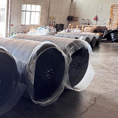 গুণ High Elasticity Anti-Leakage Aging Resistance Foam Filled Fender EVA Solid Fender Customized for Marine Applications কারখানা