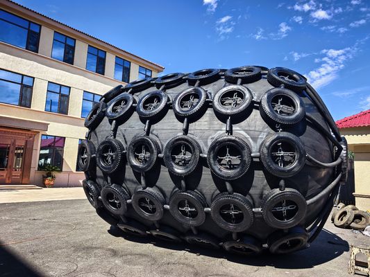 গুণ নিরাপত্তা ভালভ এবং ২৪ মাসের শেল্ফ লাইফ সহ কাস্টমাইজড ০.৩-৪.৮ মিটার নিউম্যাটিক রাবার ফেন্ডার কারখানা