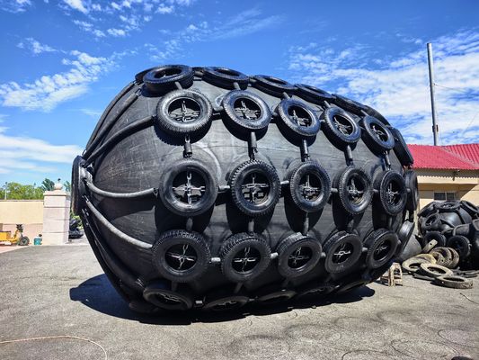 গুণ ISO17357 সার্টিফাইড 50kpa & 80kpa চাপ এবং কাস্টমাইজড মাপ 0.3-4.8M সঙ্গে বায়ুসংক্রান্ত রাবার Fender কারখানা