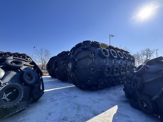 গুণ কাস্টমাইজড আকারের 0.3-4.8 এম এবং 50 কেপিএ এবং 80 কেপিএ চাপ সহ আইএসও 17357 সার্টিফাইড নিউম্যাটিক রাবার ফেন্ডার কারখানা