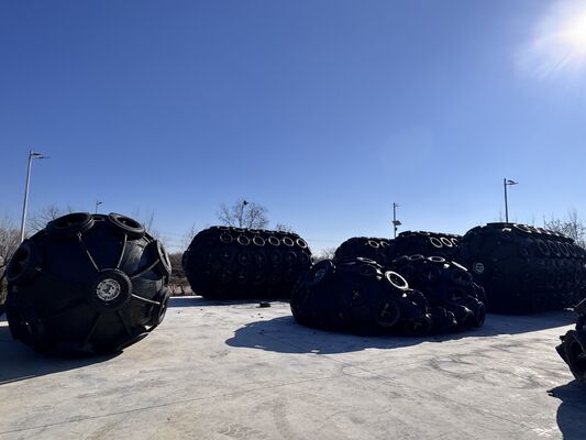 গুণ জাহাজের নৌকা বোরিং 50 কেপিএ 80 কেপিএ রাবার ফেনডার চেইন টায়ার নেট ভারী দায়িত্ব ডক ফেনডার সামুদ্রিক জাহাজের বোরিং সুরক্ষার জন্য কারখানা