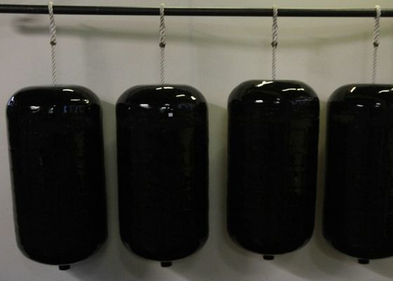 গুণ হাই স্ট্রেংথ মেরিন ফোম ভরাট ফেন্ডার ব্ল্যাক বোট ফেন্ডার শিপ প্রোটেকশন কারখানা