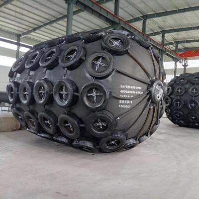 গুণ Excellent Performance Yokohama Fenders Built To ISO 17357 Standards Delivering Enhanced Impact Resistance OEM কারখানা