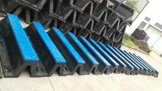 গুণ এইচ 200 * L800 সামুদ্রিক রাবার ফেন্ডার ভি প্রকারের শিপ 2 বছরের ওয়ারেন্টির জন্য কারখানা