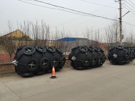 গুণ Yokohama প্রকার বায়ুসংক্রান্ত রাবার ফেন্ডার Deflatable Yokohama Dock Rubber Fender কারখানা