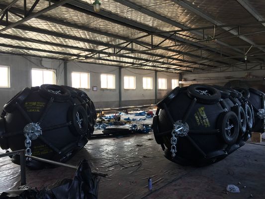 গুণ নৌকা স্ট্রিপ রাবার বায়ুসংক্রান্ত মেরিন ফেন্ডার রোলার মেরিন জেটি ফেন্ডার কারখানা