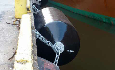 গুণ Low Maintenance Required UV Resistant And Corrosion Resistant Foam Filled Fender with High Energy Absorption Capacity for Marine Floating Fender কারখানা