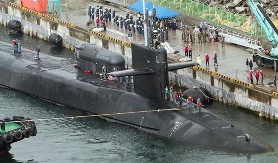 গুণ প্রকার Ⅵ হাইড্রো বায়ুসংক্রান্ত প্রকার ফেন্ডার নৌবাহিনী জাহাজ বায়ুসংক্রান্ত রাবার ফেন্ডার চেইন টায়ার কারখানা