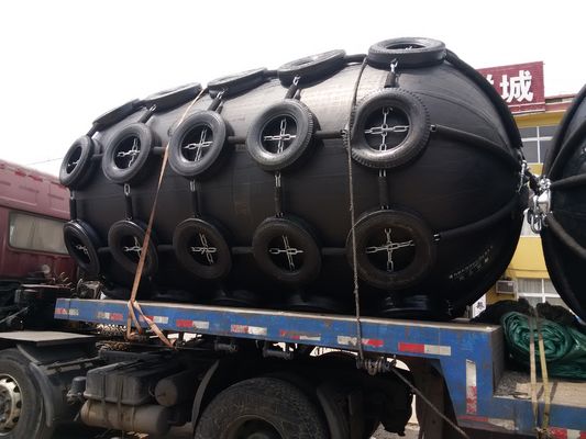 গুণ 3.3*6.5 মি ব্ল্যাক ফ্লোটিং প্রোটেকটিভ ওয়ার্ফ ডক বায়ুসংক্রান্ত রাবার ফেন্ডার কারখানা