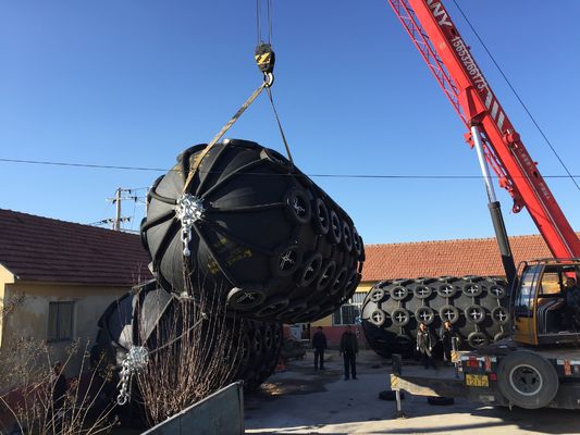 গুণ 50Kpa অভ্যন্তরীণ চাপ সামুদ্রিক রাবার ফেন্ডার বায়ুসংক্রান্ত রাবার ফেন্ডার কারখানা