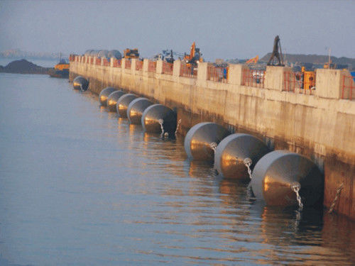 গুণ Hot Dip Galvanized Foam Filled Fender with High Energy Absorption and Maintenance-free Design for Marine Vessel Protection কারখানা