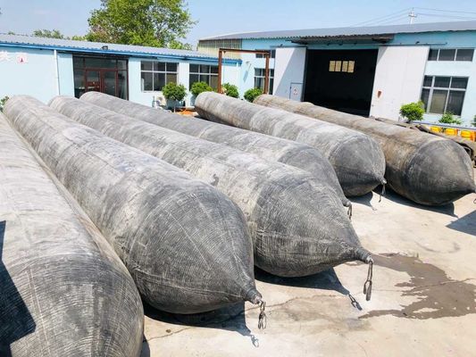 গুণ আইএসও১৪৪০৯ স্ট্যান্ডার্ড মেরিন রাবার এয়ারব্যাগ কালো বা কাস্টমাইজড মেরিন রাবার এয়ারব্যাগ মেরিন জাহাজের নিরাপদ এবং পরিচালনার জন্য ডিজাইন করা হয়েছে কারখানা