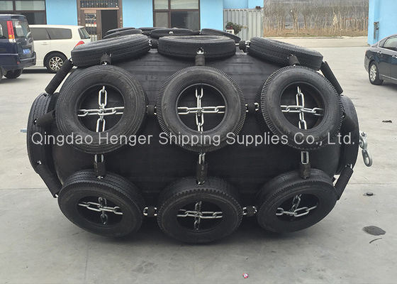 গুণ ISO17357 Compliant Pneumatic Rubber Fender with Customized 0.3-4.8 M Size and 50kpa & 80kpa Pressure for Marine Applications কারখানা